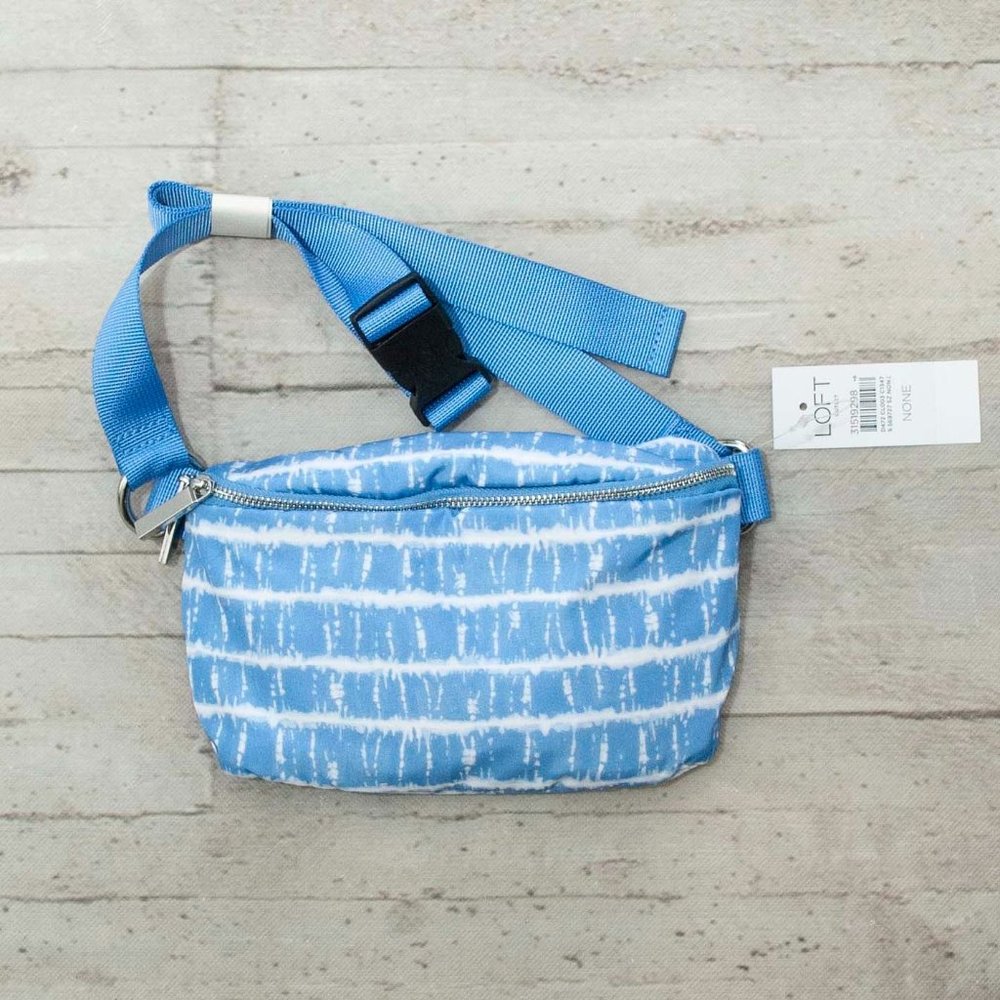 NWT Loft Tie Dye Zippered Adjustable Belt Bag in Baby Blue